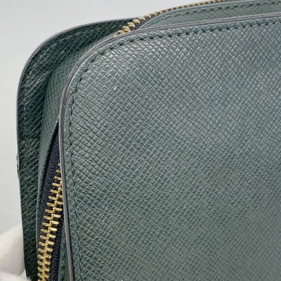 Louis Vuitton Clutch Bag Taiga Baikal M30184 Epi Sare Men's - Picture 7 of 10